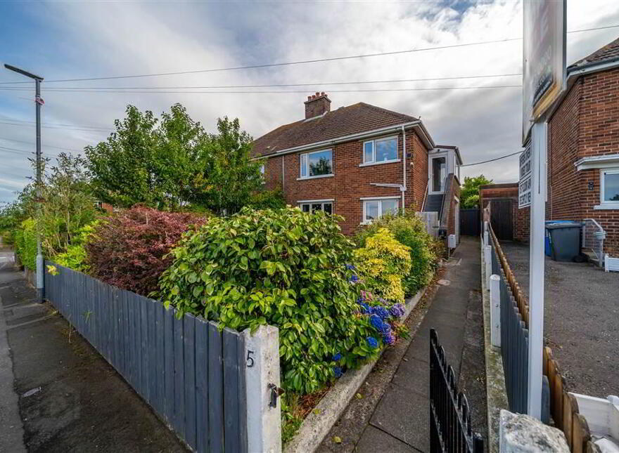 7 Churchill Park, Bangor, BT20 5RL