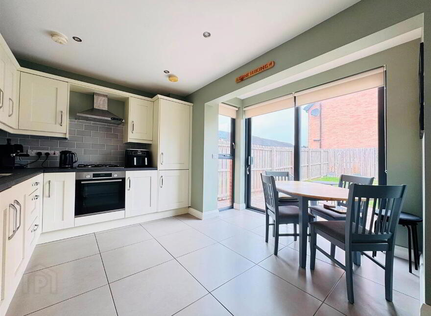 32 Glenwell Mews, Glengormley, Newtownabbey, BT36 7FP
