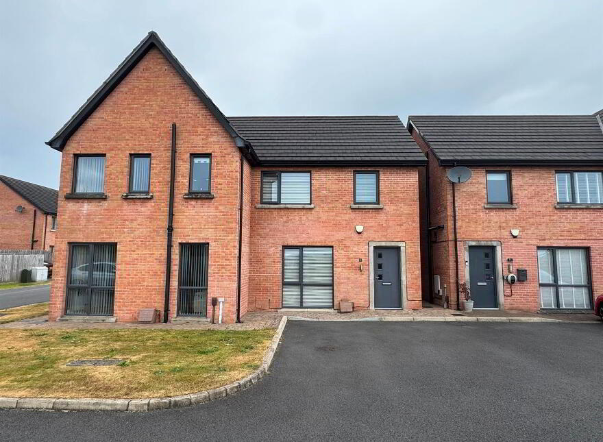32 Glenwell Mews, Glengormley, Newtownabbey, BT36 7FP photo