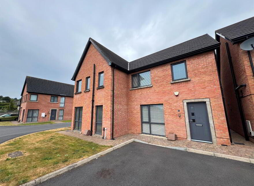 32 Glenwell Mews, Glengormley, Newtownabbey, BT36 7FP