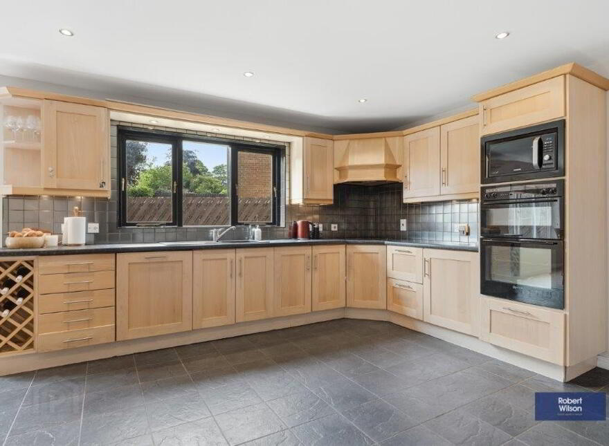 10 Waringfield Avenue, Moira, BT67 0FA
