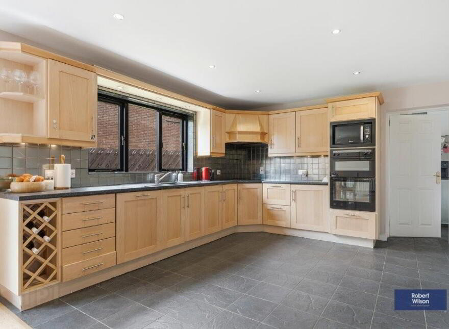 10 Waringfield Avenue, Moira, BT67 0FA