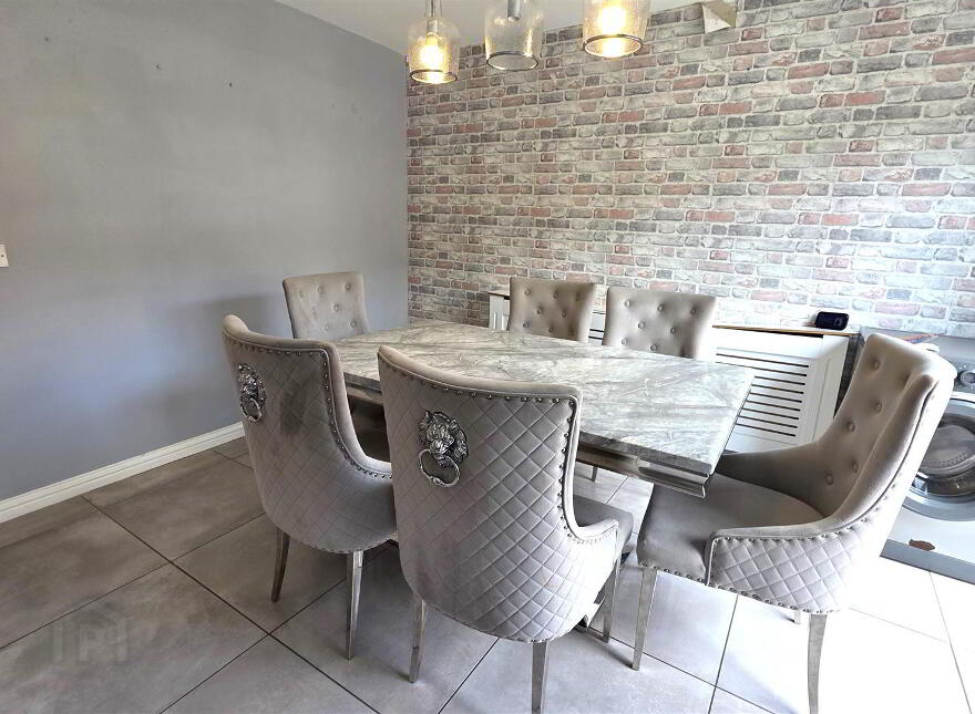 25 Carnbeg Dale, Antrim, BT41 4RE