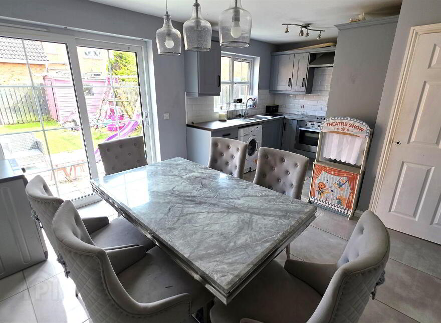 25 Carnbeg Dale, Antrim, BT41 4RE