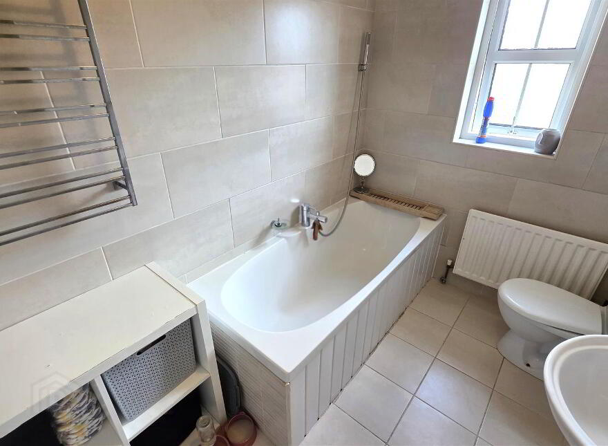25 Carnbeg Dale, Antrim, BT41 4RE