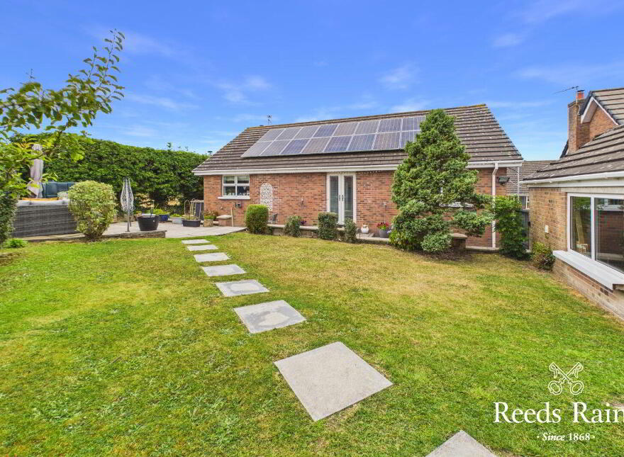 6 Castle Meadows Park, Carrowdore, Newtownards, BT22 2TU
