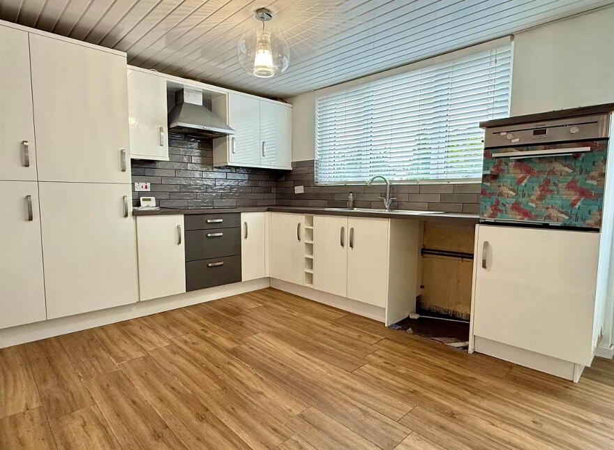 4 Minard Park, Dundonald, Belfast, BT16 2SU
