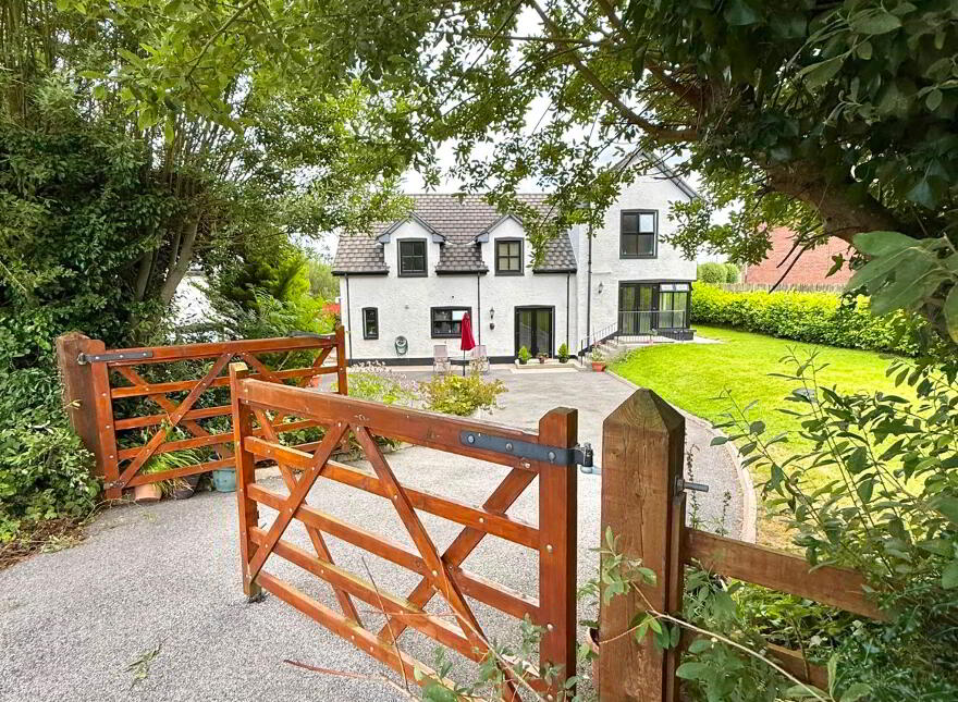 7 Rusheen Heights, Garruson, BT93 4AB