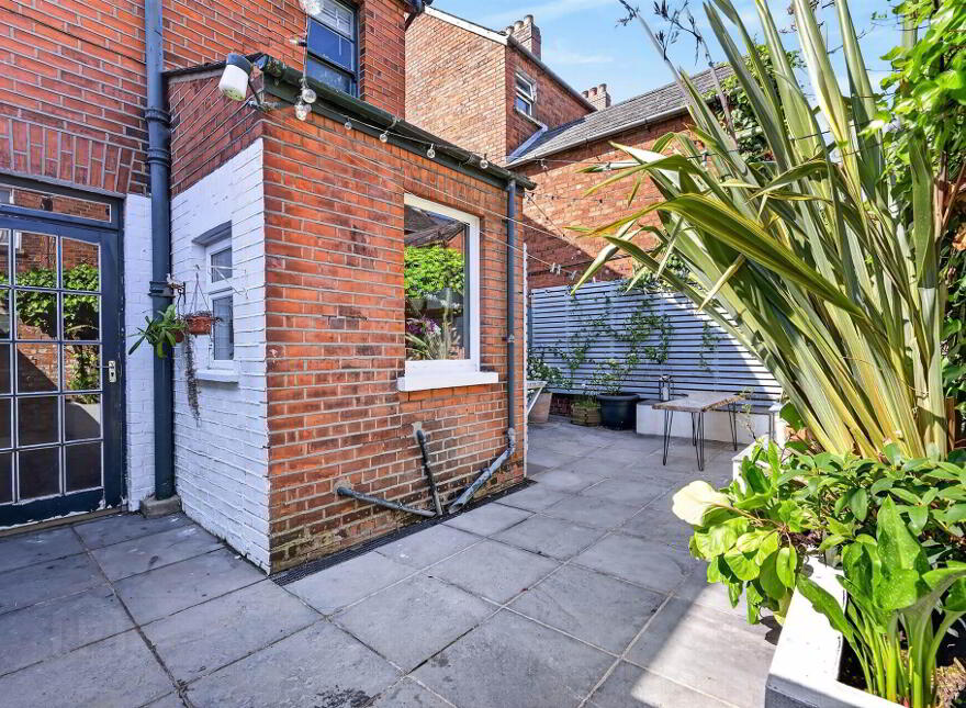 14 Haypark Avenue, Belfast, BT7 3FD