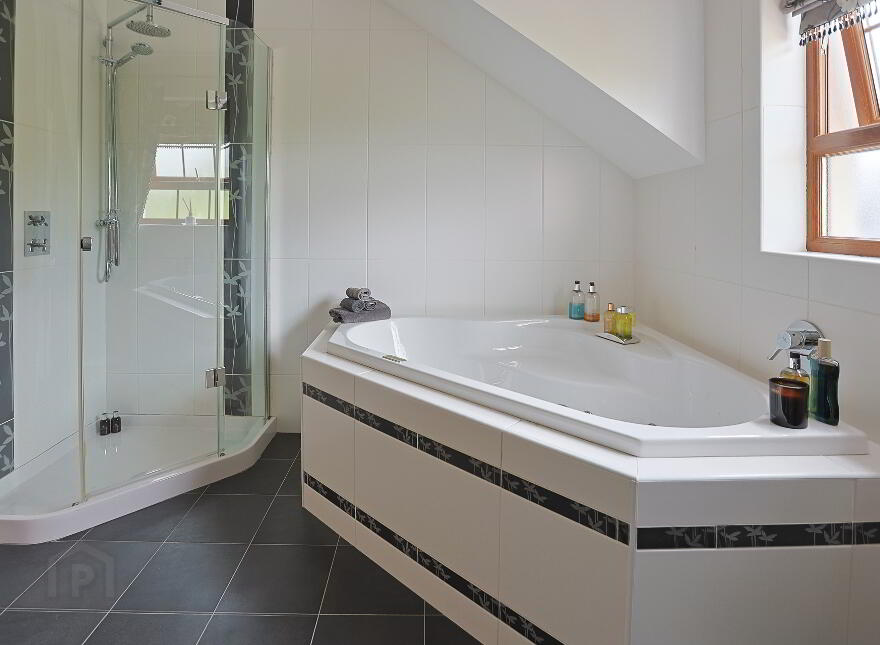 34 Tannyoky Road, Poyntzpass, BT35 6RG
