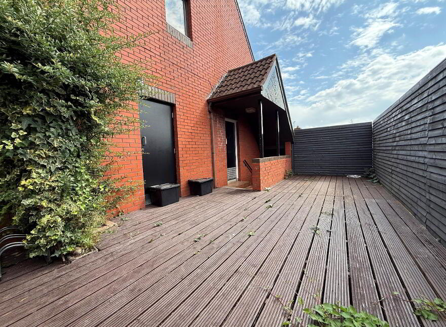 6 Village Court, Newtownbreda, Belfast, BT8 7XJ