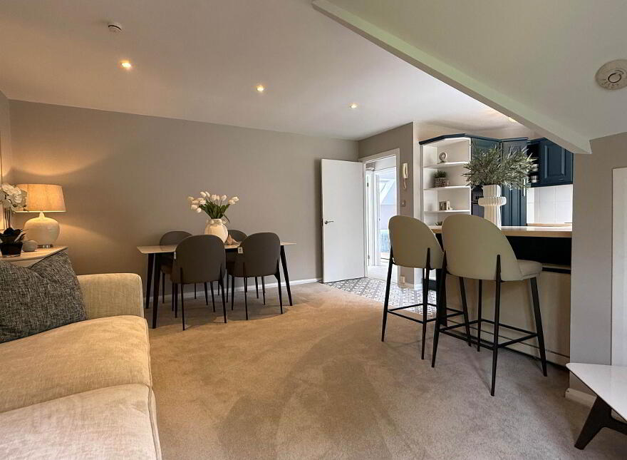 6 Village Court, Newtownbreda, Belfast, BT8 7XJ