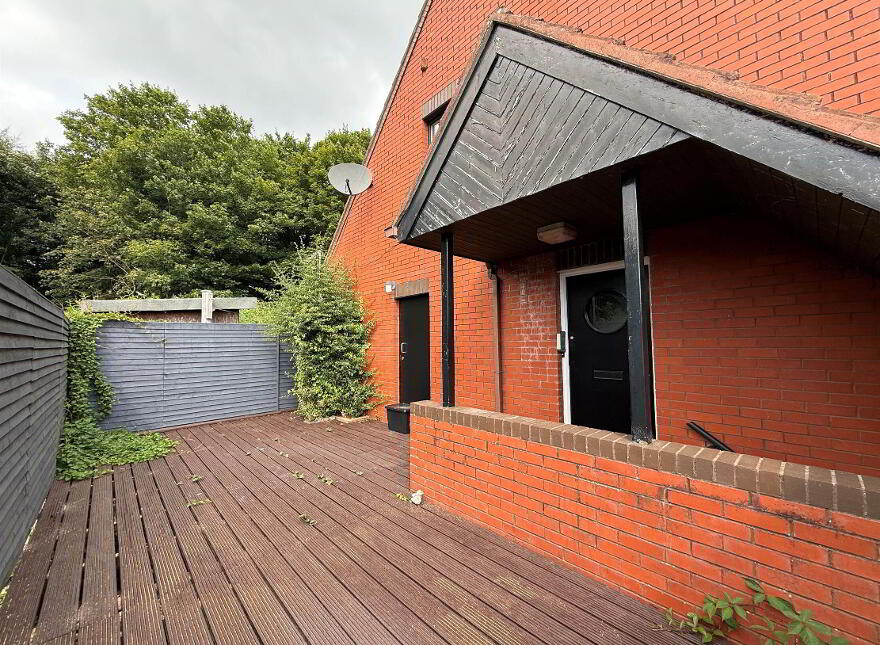6 Village Court, Newtownbreda, Belfast, BT8 7XJ