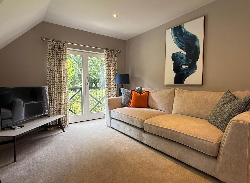 6 Village Court, Newtownbreda, Belfast, BT8 7XJ