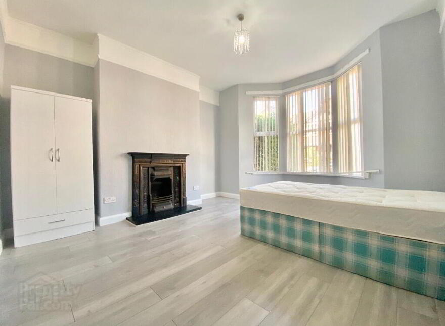 1, 33 Sandhurst Drive, Belfast, BT9 5AY