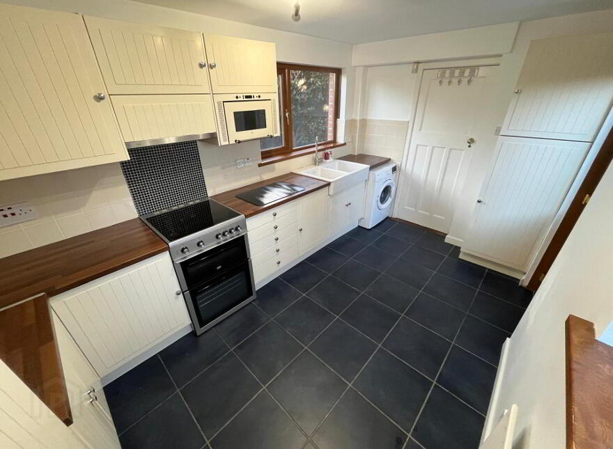 28 Knockbreda Gardens, Belfast, BT6 0HH