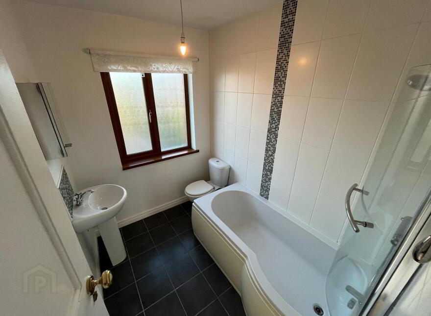 28 Knockbreda Gardens, Belfast, BT6 0HH