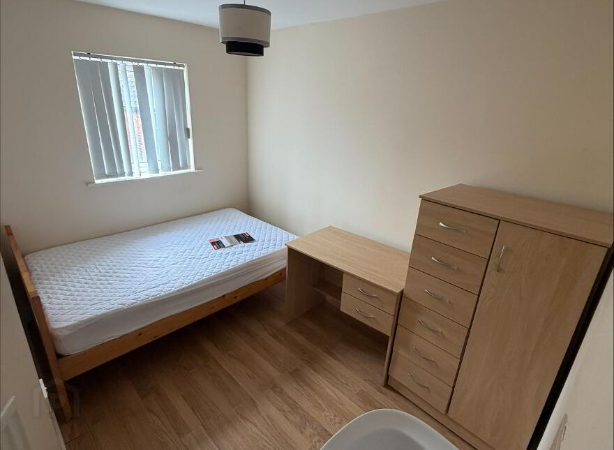 3, 88 Fitzroy Avenue, Belfast, BT7 1HX