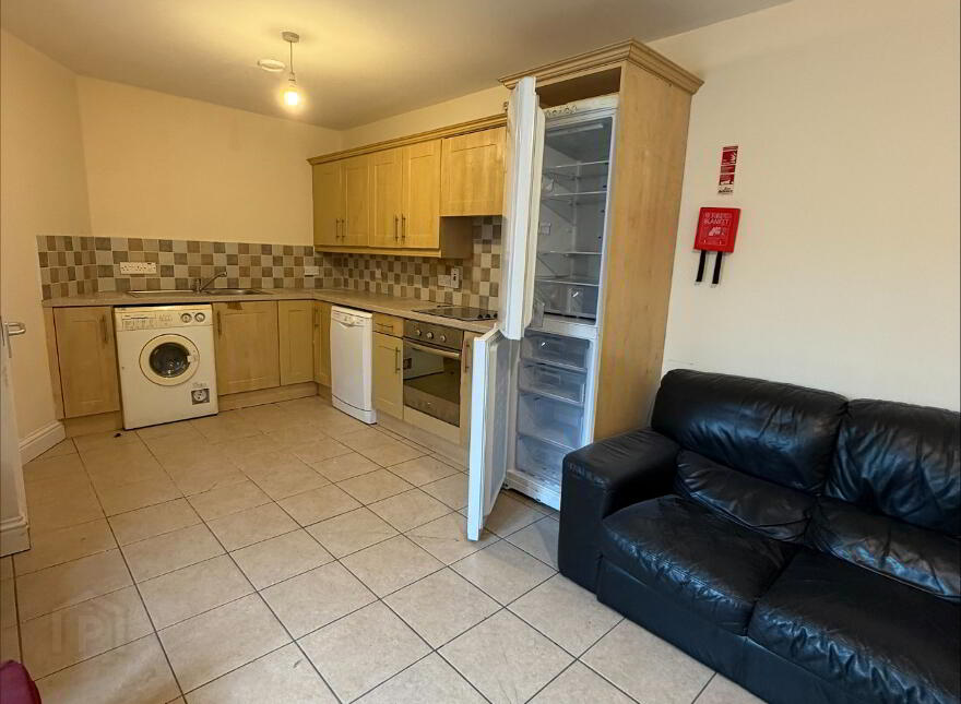 3, 88 Fitzroy Avenue, Belfast, BT7 1HX
