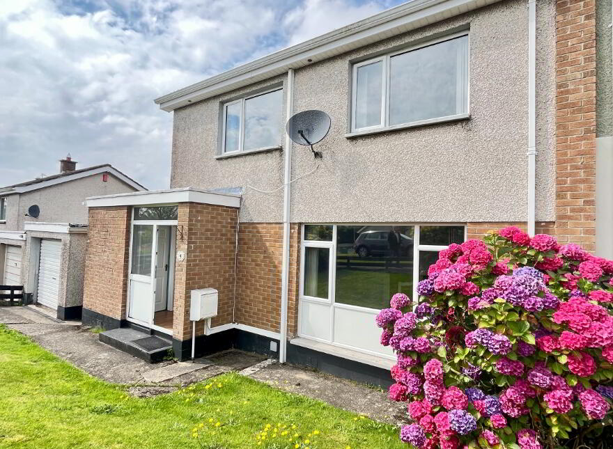 4 Hazelbank Drive, Drumahoe,, Derry/Londonderry, BT47 3NS photo