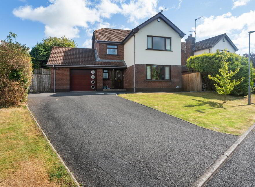 14 Baronscourt Gardens, Carryduff, Belfast, BT8 8EW