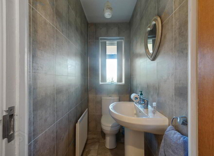 14 Baronscourt Gardens, Carryduff, Belfast, BT8 8EW