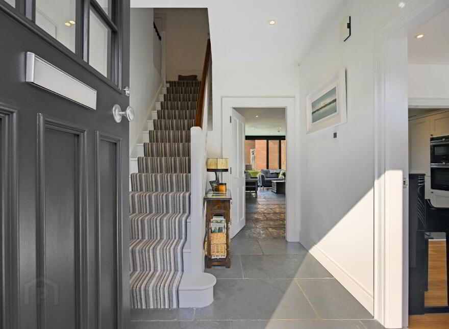 3 Haddo Woods, Belvoir Park, Belfast, BT8 8FS
