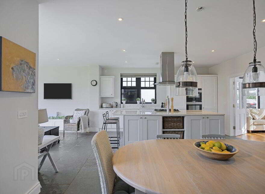 3 Haddo Woods, Belvoir Park, Belfast, BT8 8FS