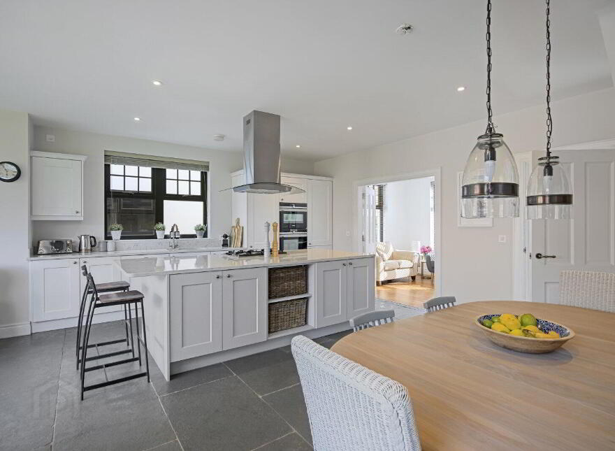3 Haddo Woods, Belvoir Park, Belfast, BT8 8FS