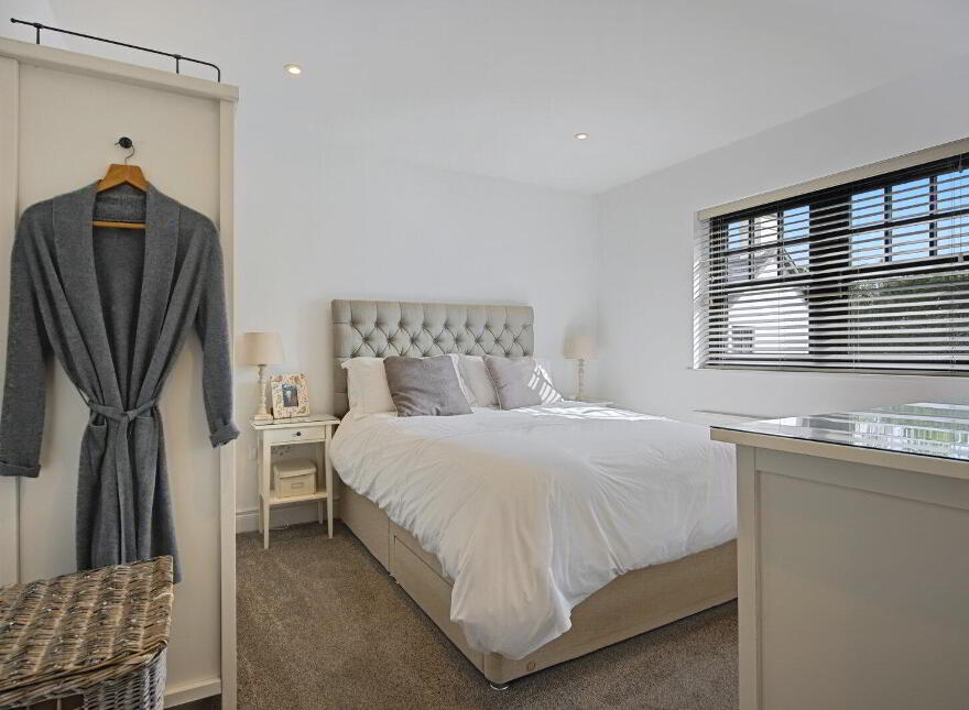 3 Haddo Woods, Belvoir Park, Belfast, BT8 8FS
