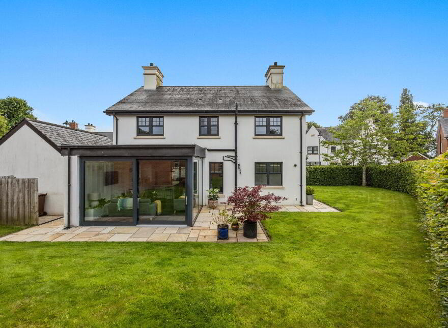 3 Haddo Woods, Belvoir Park, Belfast, BT8 8FS