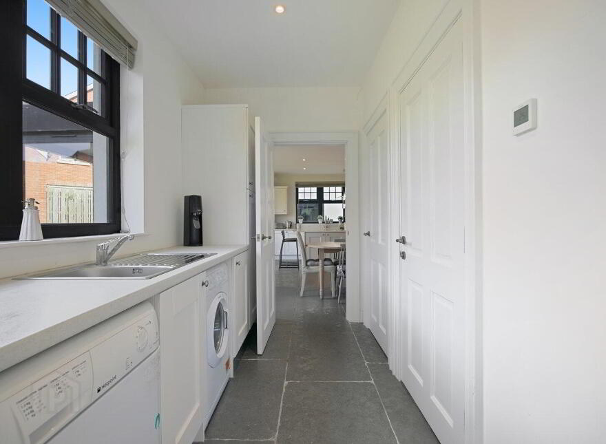 3 Haddo Woods, Belvoir Park, Belfast, BT8 8FS