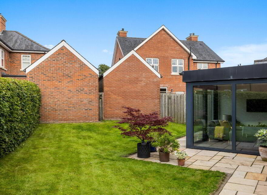3 Haddo Woods, Belvoir Park, Belfast, BT8 8FS