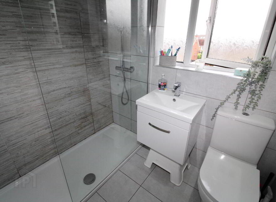 21 Elmfield Crescent, Newtownabbey, BT36 6EB