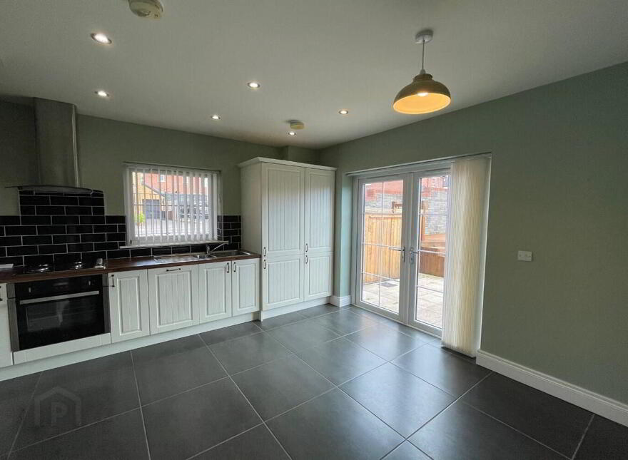 31 Millmount Village Square, Dundonald, Belfast, BT16 1YX
