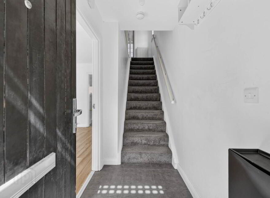 9 Eaton Court, Dunmurry, Belfast, BT17 9FT
