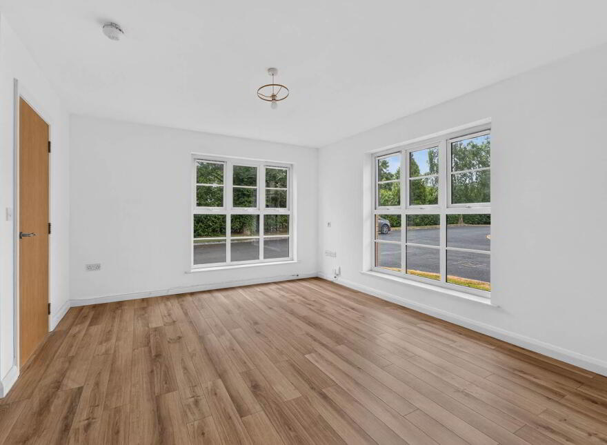 9 Eaton Court, Dunmurry, Belfast, BT17 9FT