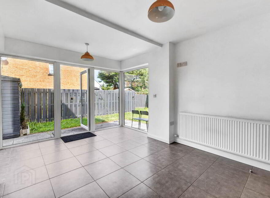 9 Eaton Court, Dunmurry, Belfast, BT17 9FT