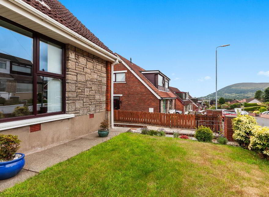 29 Squires Hill Road, Belfast, BT14 8FJ