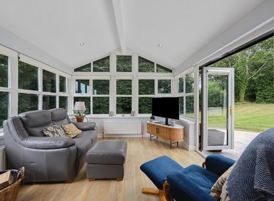 81 Fort Road, Belfast, BT8 8LX