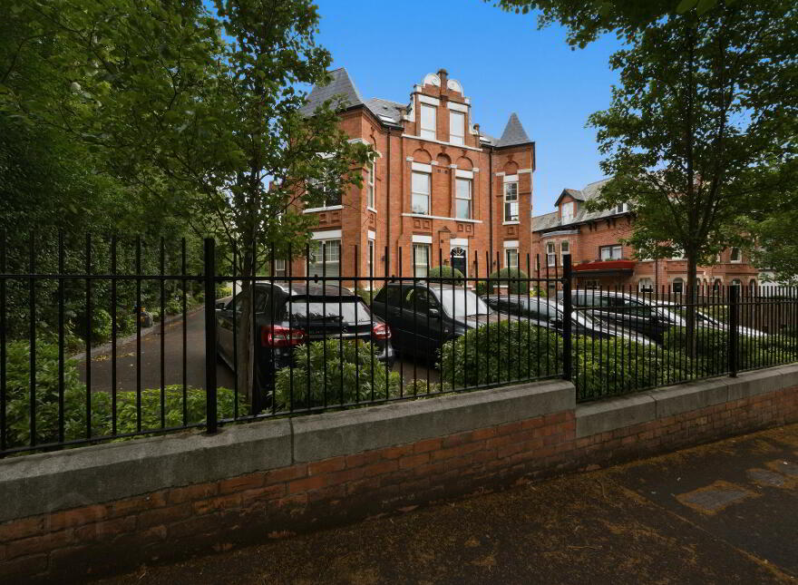 Apt 8, 35-37 Sans Souci Park, Belfast, BT9 5QZ