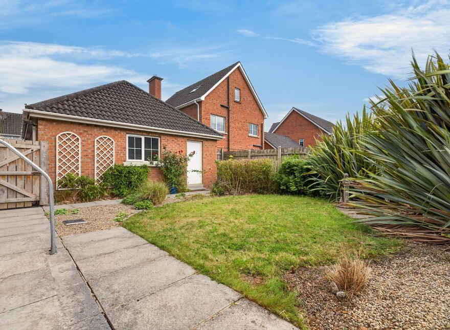 90 Carnbeg Dale, Antrim, BT41 4RE