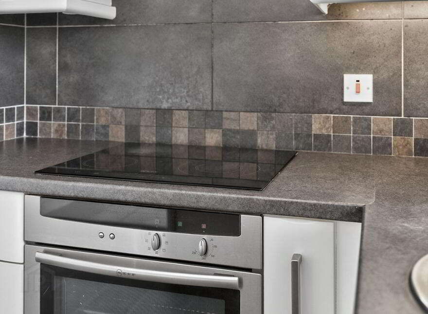 90 Carnbeg Dale, Antrim, BT41 4RE