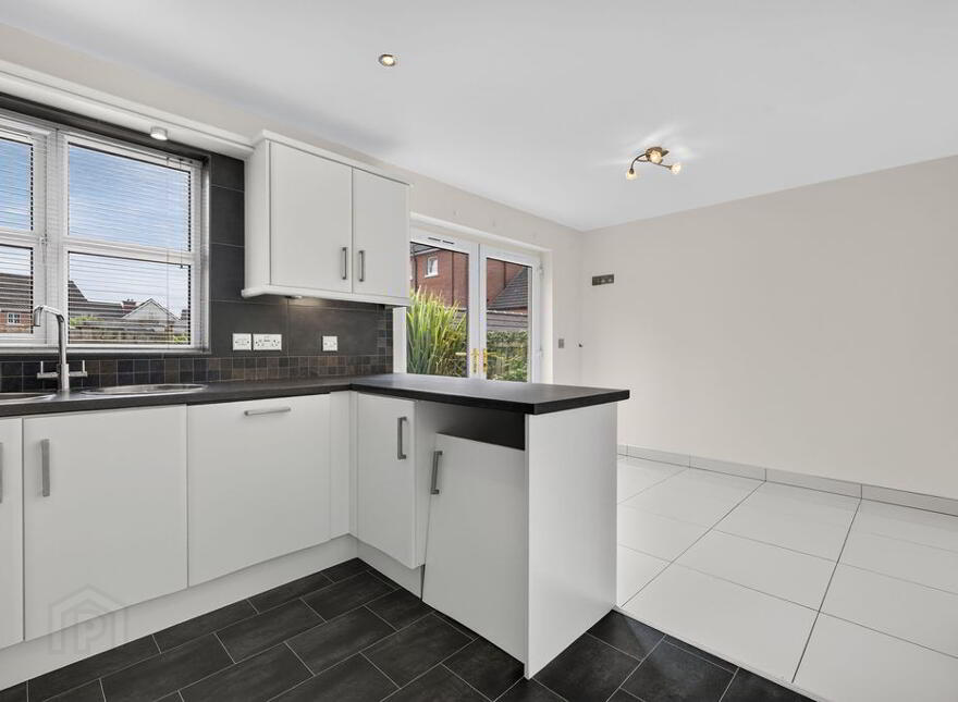 90 Carnbeg Dale, Antrim, BT41 4RE