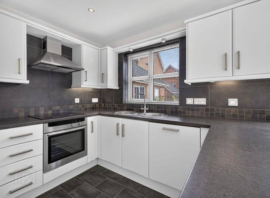 90 Carnbeg Dale, Antrim, BT41 4RE