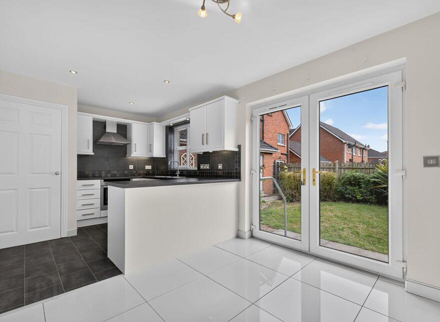 90 Carnbeg Dale, Antrim, BT41 4RE