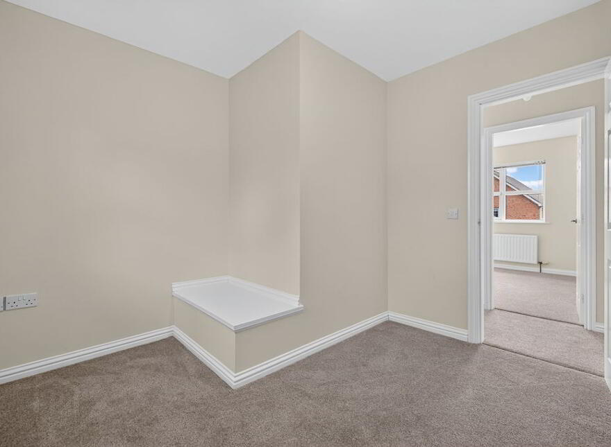 90 Carnbeg Dale, Antrim, BT41 4RE
