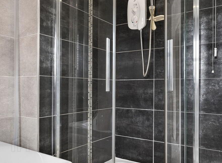 90 Carnbeg Dale, Antrim, BT41 4RE
