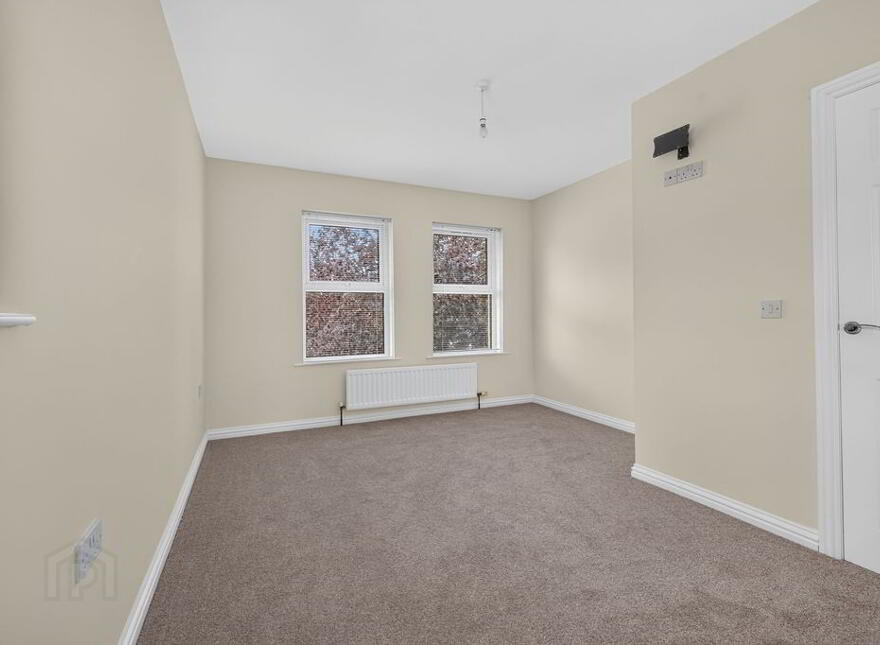 90 Carnbeg Dale, Antrim, BT41 4RE