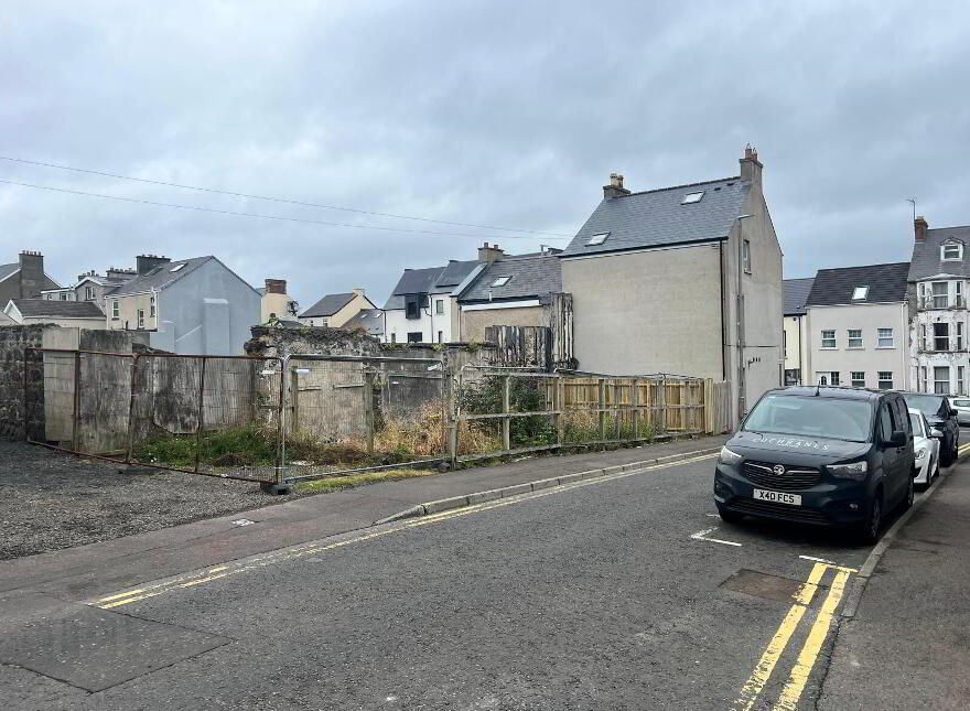 16 Victoria Street, Portrush, BT56 8DL
